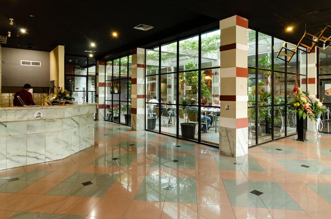 Hotel Peninsula Mangga Besar Jakarta Extérieur photo