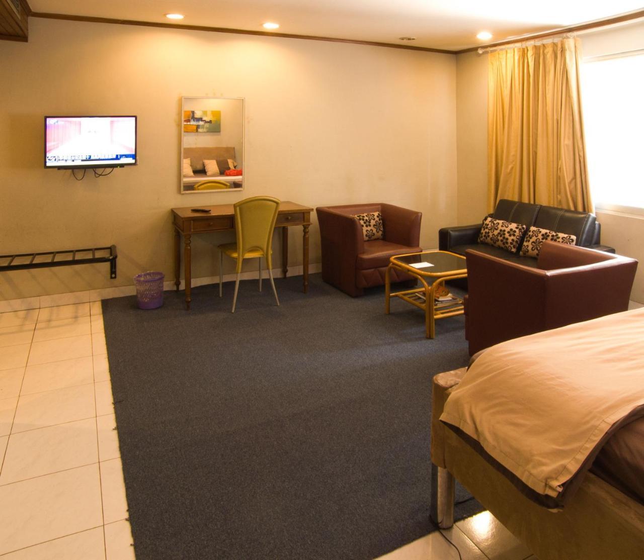 Hotel Peninsula Mangga Besar Jakarta Extérieur photo