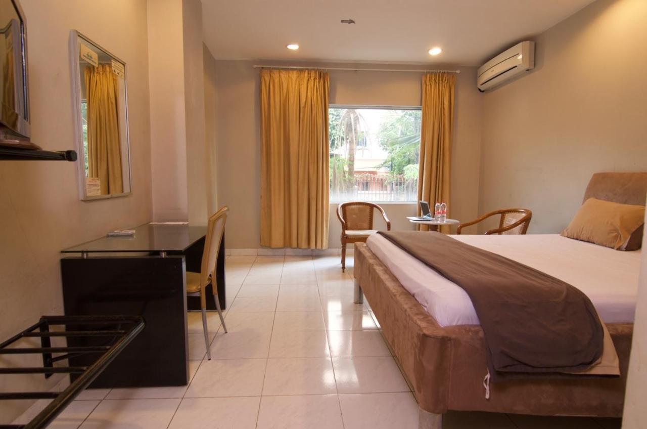 Hotel Peninsula Mangga Besar Jakarta Extérieur photo